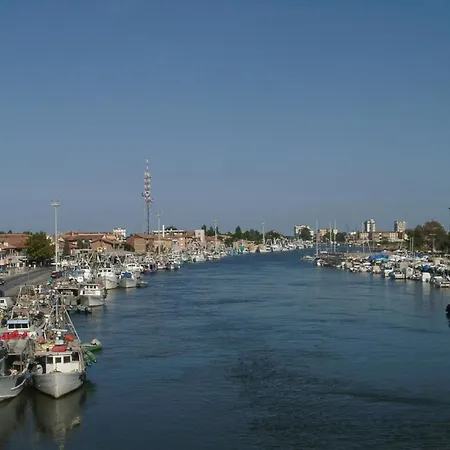 Ferienwohnung In Lido Degli Estensi Mit Gemeinsamem Garten